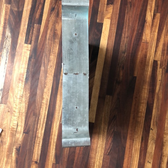 “M” wall or mantle decor - Picture 4 of 6